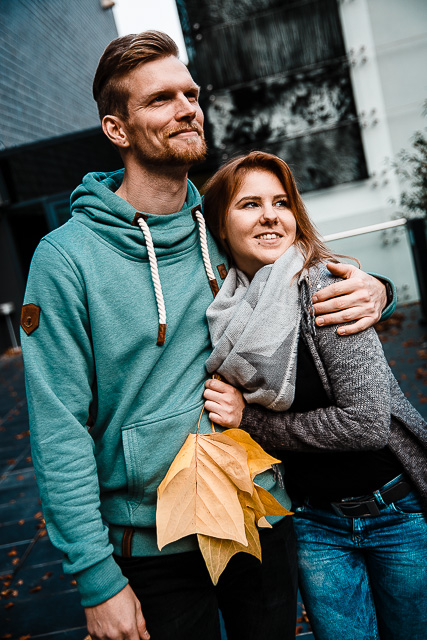 Paar-Fotoshooting im Herbst